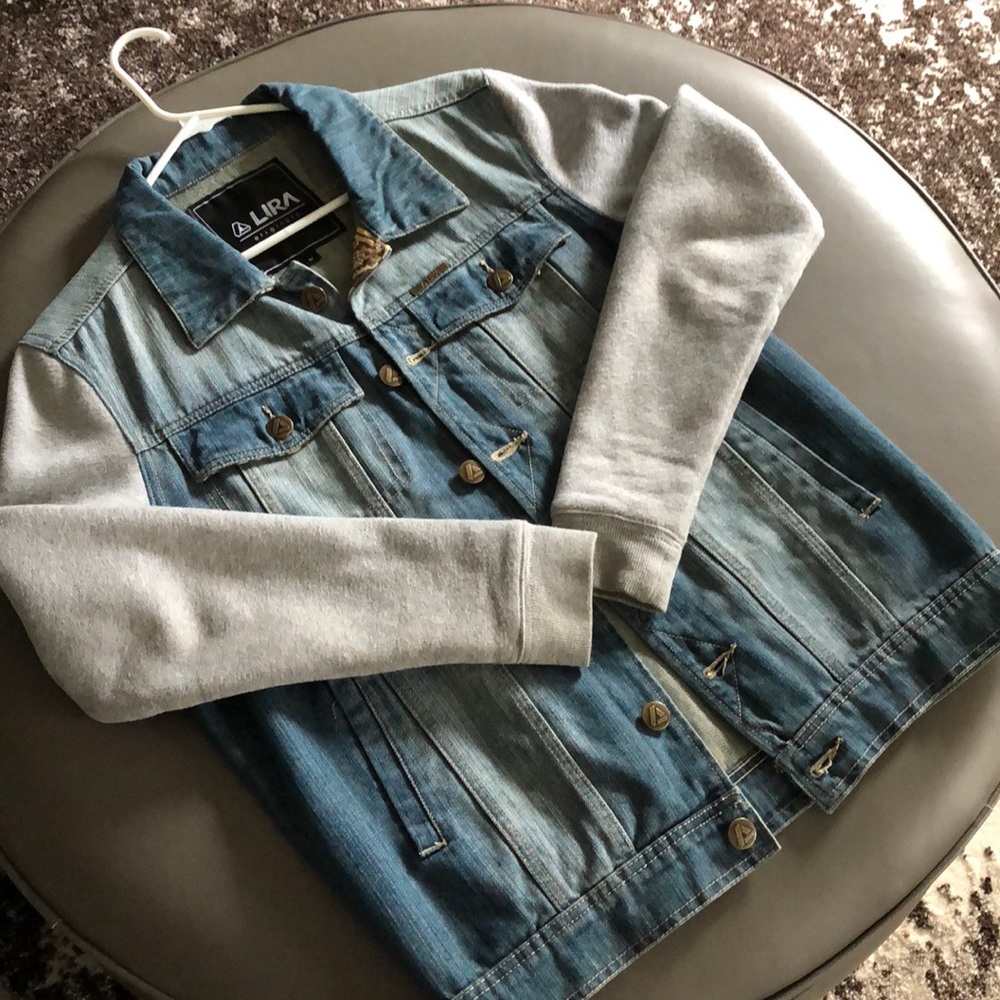 Jean & cotton sleeved jacket.